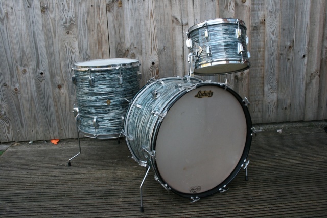 Ludwig 'Apr27 1961' Pre Serial Super Classic Outfit in Oyster Blue Pearl